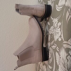 Kensie Women's Klassen Chelsea-style Boots In Taupe